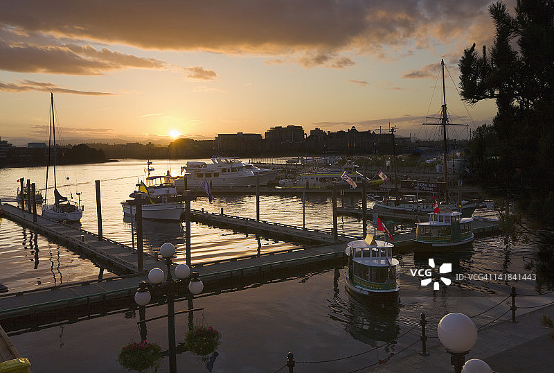 日落时分的内港，维多利亚，温哥华岛，加拿大不列颠哥伦比亚省图片素材