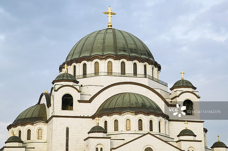 塞尔维亚贝尔格莱德：圣萨瓦教堂的下午景色图片素材