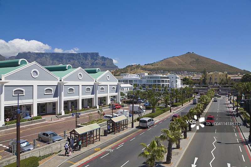 南非开普敦维多利亚码头和桌山图片素材