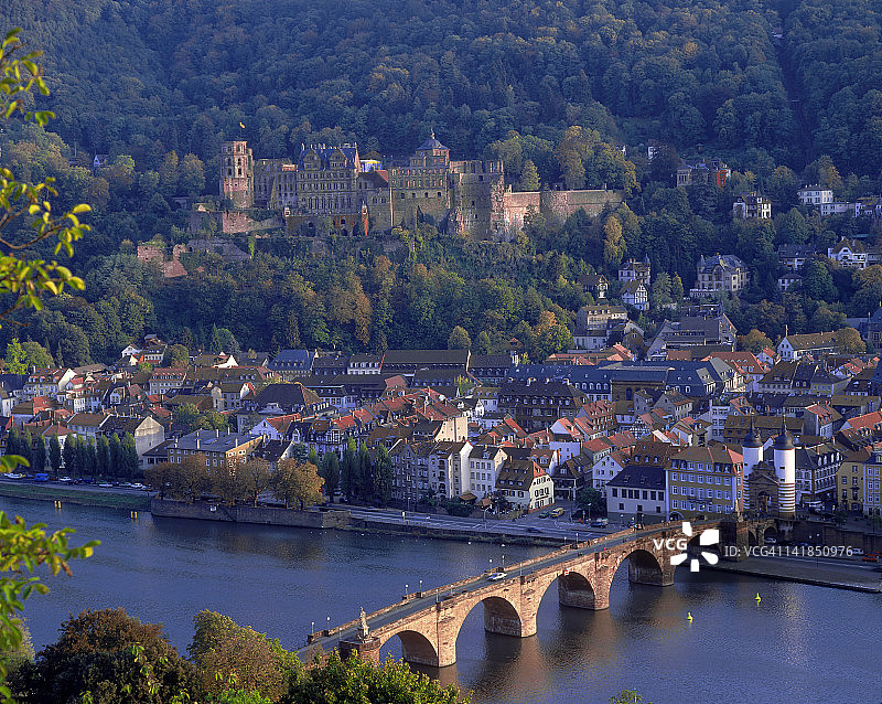 海德堡与河流概览图片素材