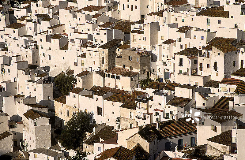西班牙安达卢西亚卡萨雷斯白色村庄房屋图片素材