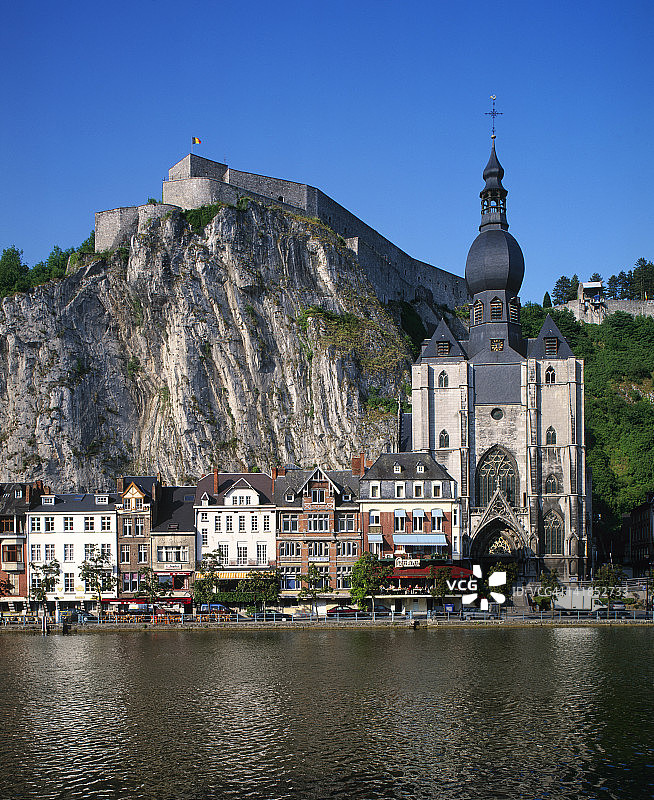 比利时阿登地区迪南和默兹河图片素材