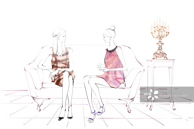 坐在沙发上的女人们图片素材