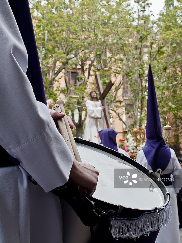 耶稣拥抱十字架图片素材