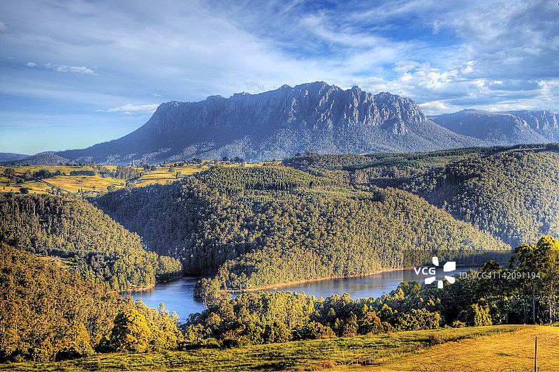 塔斯马尼亚威尔莫特的罗兰山景色图片素材