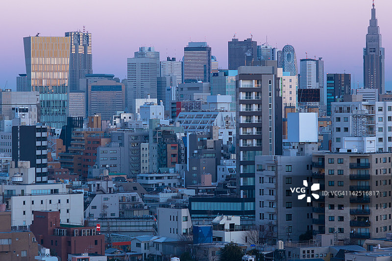 东京清晨的建筑物图片素材