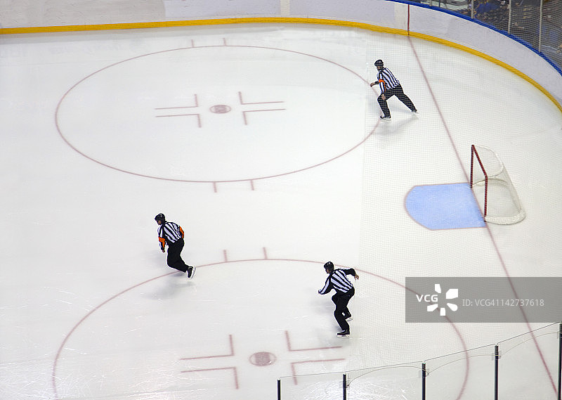 三名裁判员图片素材