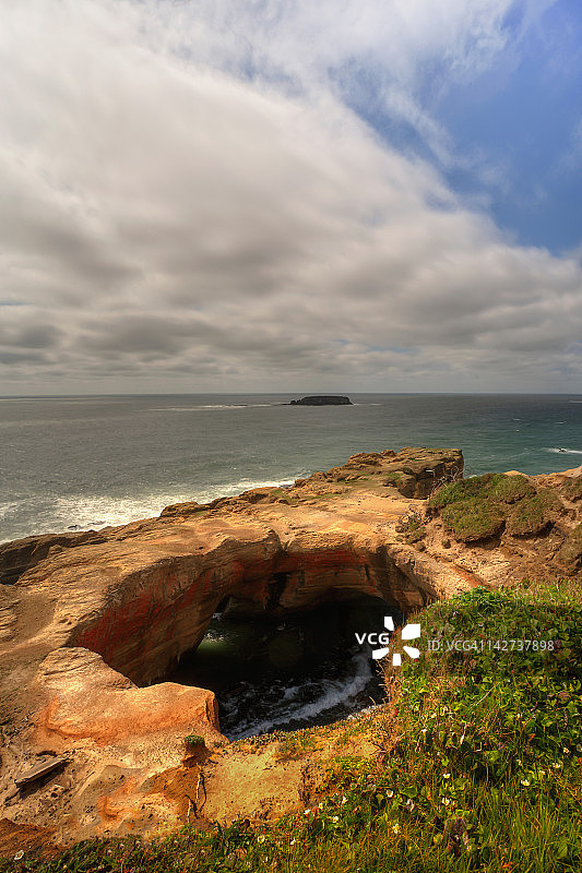 俄勒冈海岸的魔鬼潘趣酒碗图片素材