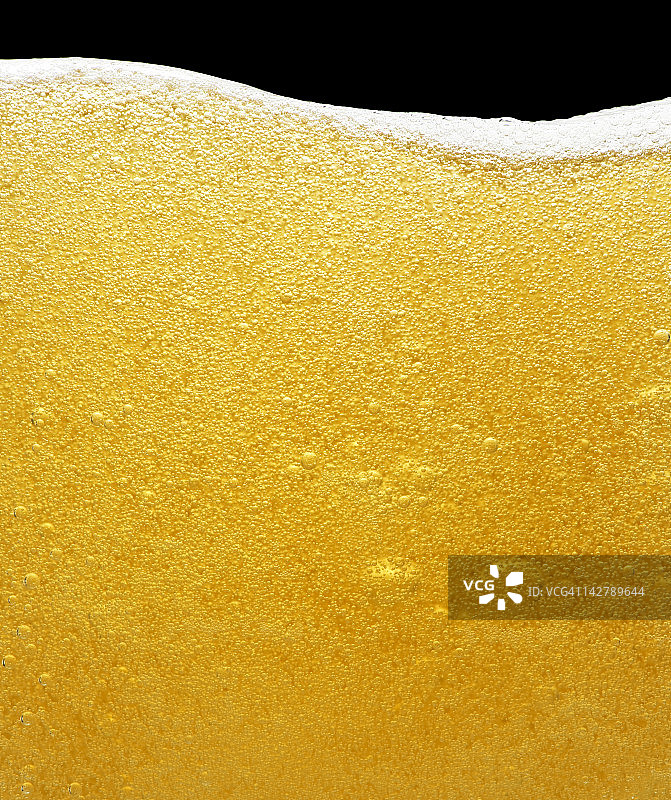 玻璃杯中的啤酒气泡图片素材