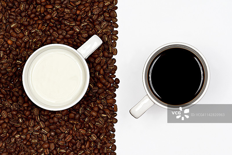 阴阳咖啡和牛奶图片素材