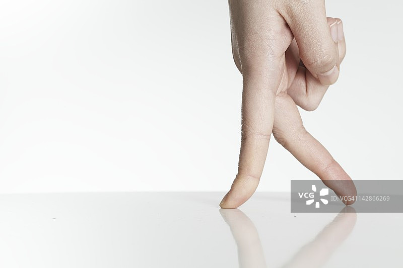 手指行走的特写图片素材