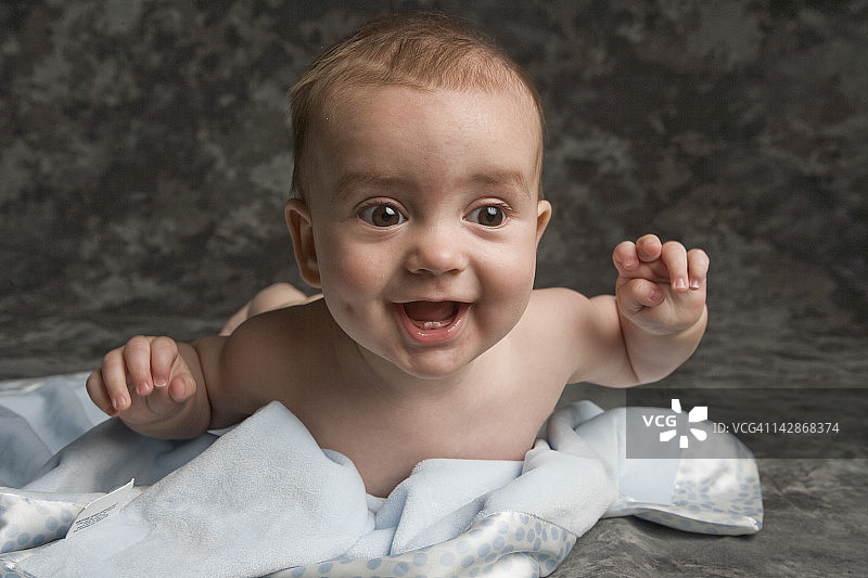 快乐的男婴图片素材