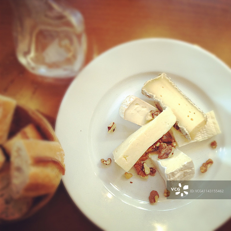 盘子里的法式奶酪图片素材