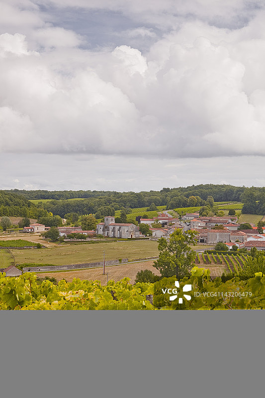 干邑地区的圣普雷伊村图片素材