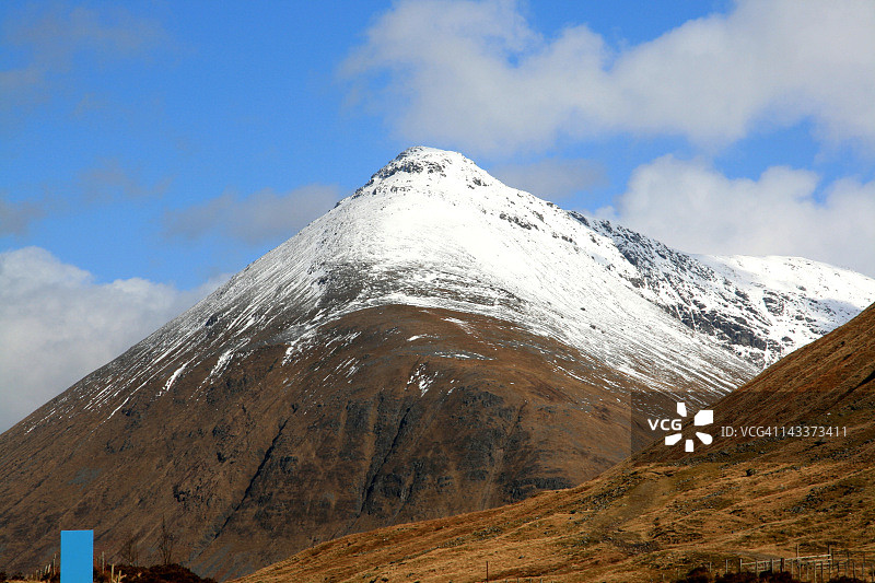 本多兰山上的雪景图片素材