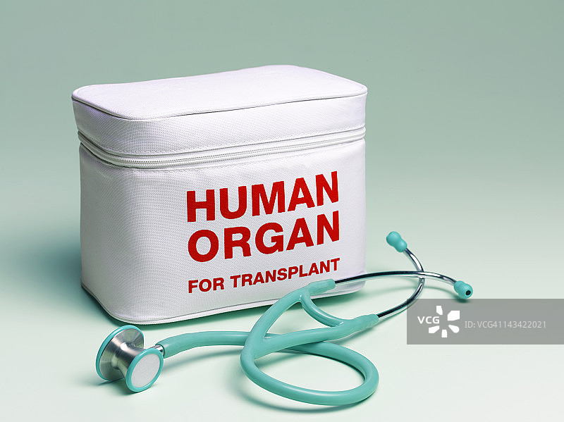 人体器官移植袋和听诊器图片素材