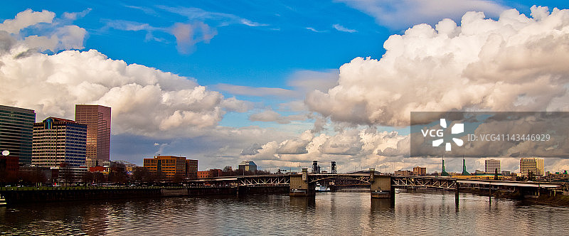 波特兰莫里森桥威拉米特河图片素材