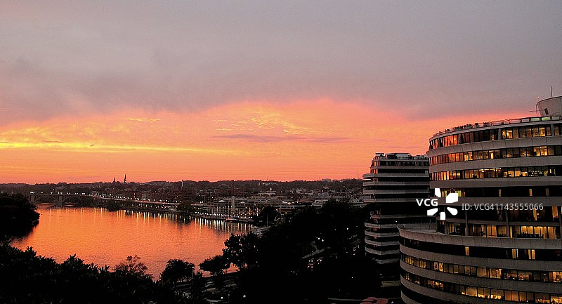 水门大厦的日落图片素材