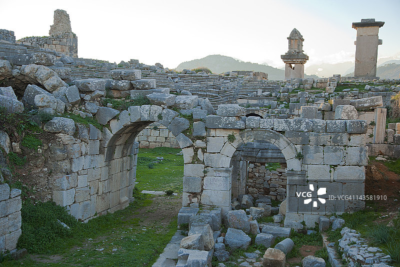 利西亚首都桑托斯的柱墓图片素材