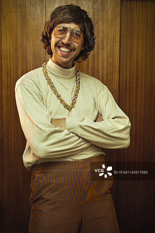 闪亮复古胡子男图片素材