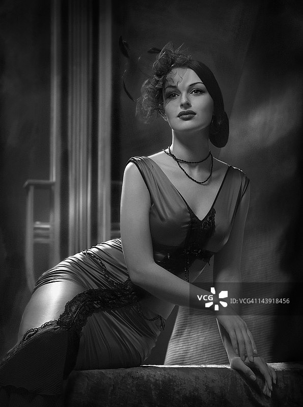 老好莱坞黑色电影风格的魅力美人图片素材