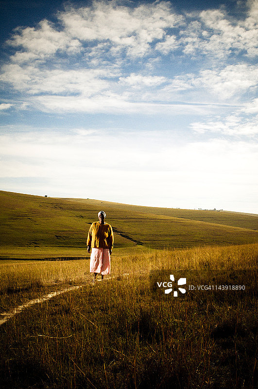 草原上的科萨族妇女图片素材