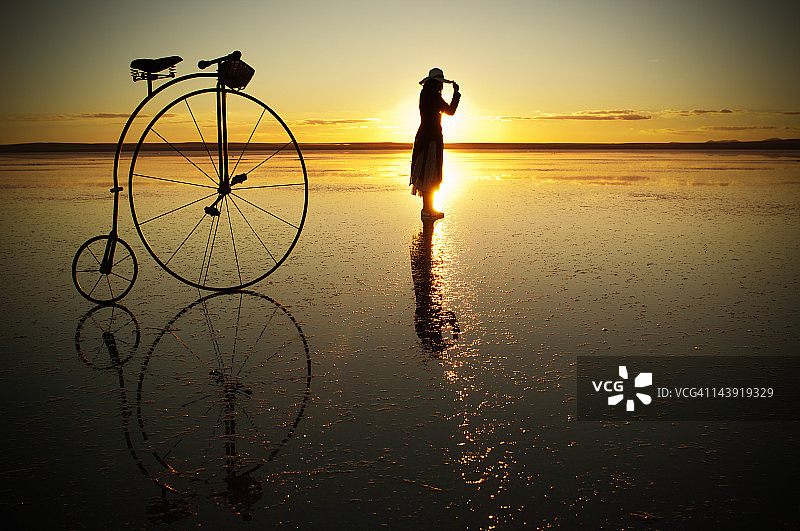 湖边夜景图片素材