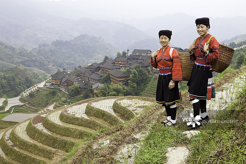 瑶族少女图片素材
