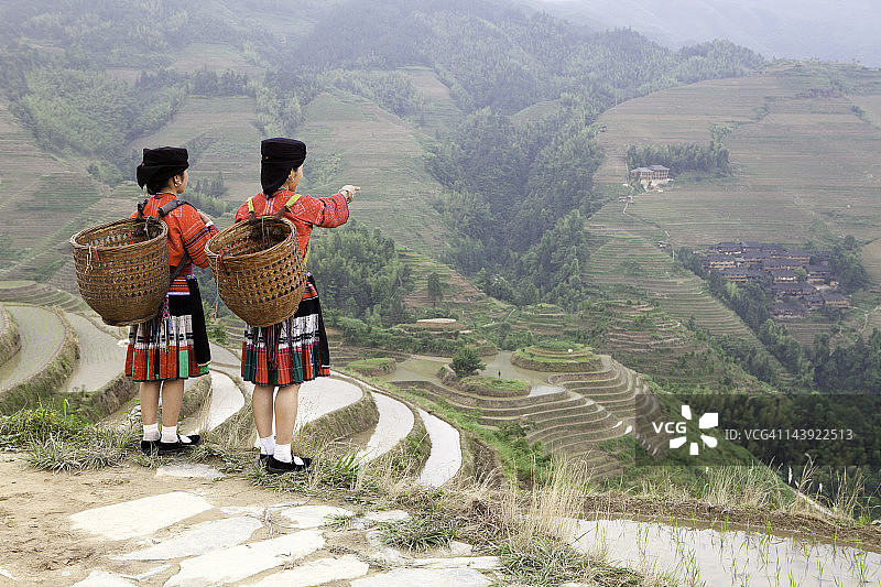 瑶族少女图片素材
