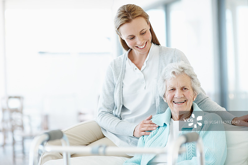 给予我所需关怀的女人图片素材