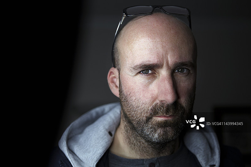 年轻人的肖像图片素材