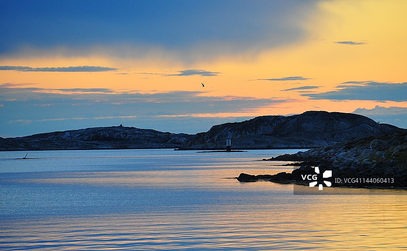 仲夏时节的傍晚氛围图片素材