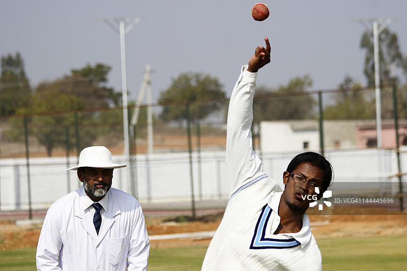 运转中的纺纱机图片素材