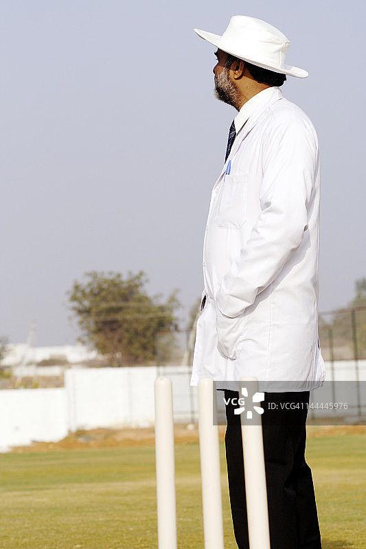 裁判侧视图图片素材