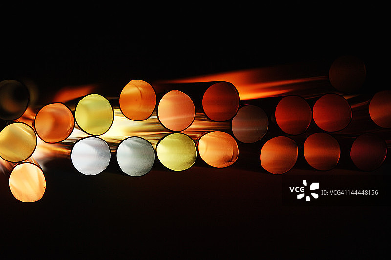 彩色发光吸管特写图像图片素材