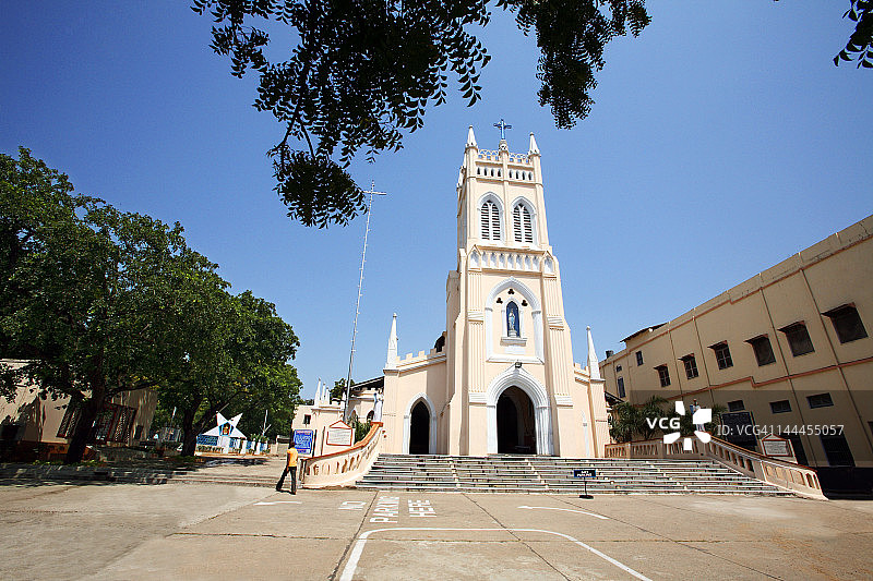 塞康德拉巴德圣玛丽教堂的仰视角度图片素材