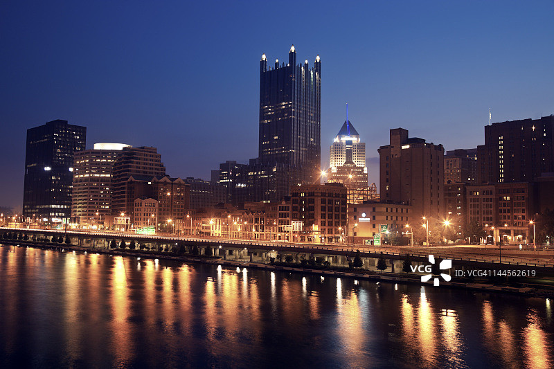 美国宾夕法尼亚州匹兹堡夜景图片素材