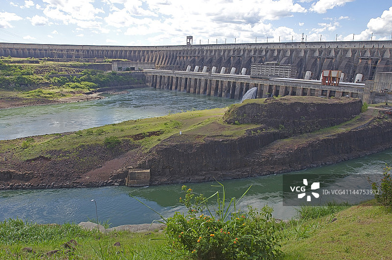伊泰普双边水坝图片素材