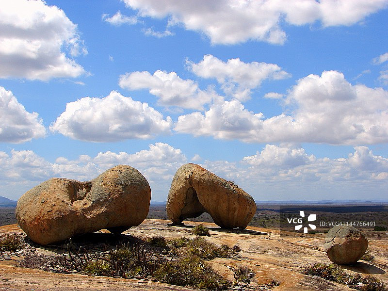 形状奇特的岩石图片素材