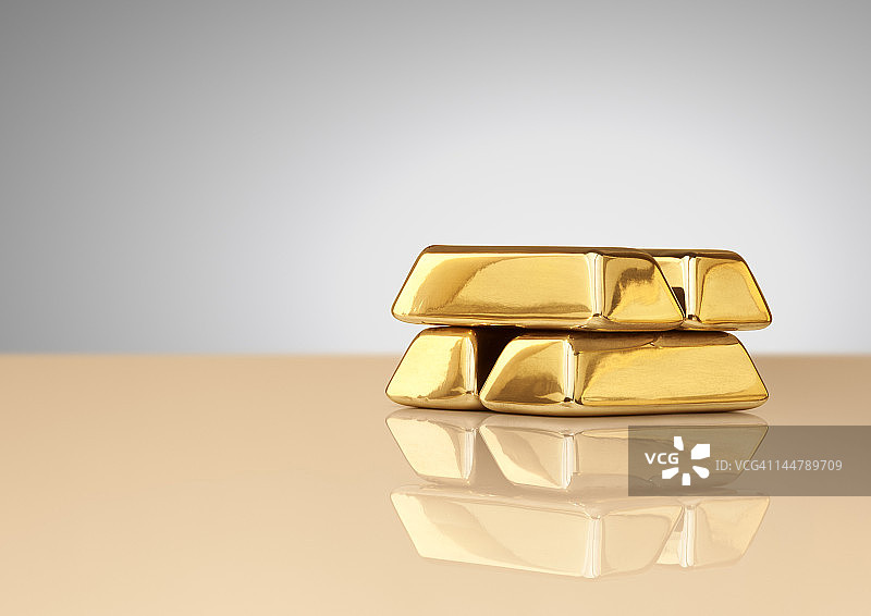 四个金锭堆叠图片素材