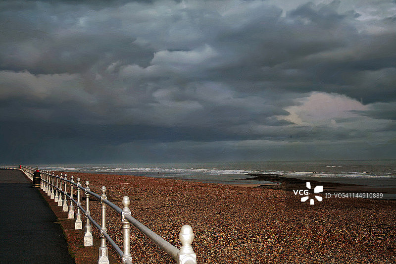 通往黑暗的小径图片素材