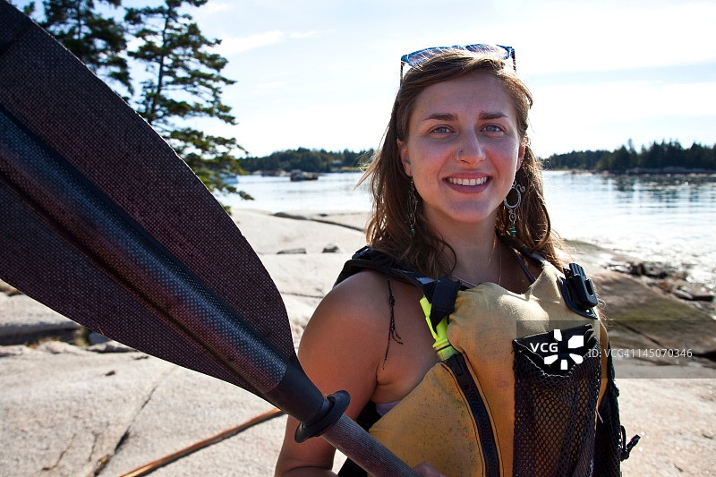 皮划艇女运动员肖像图片素材