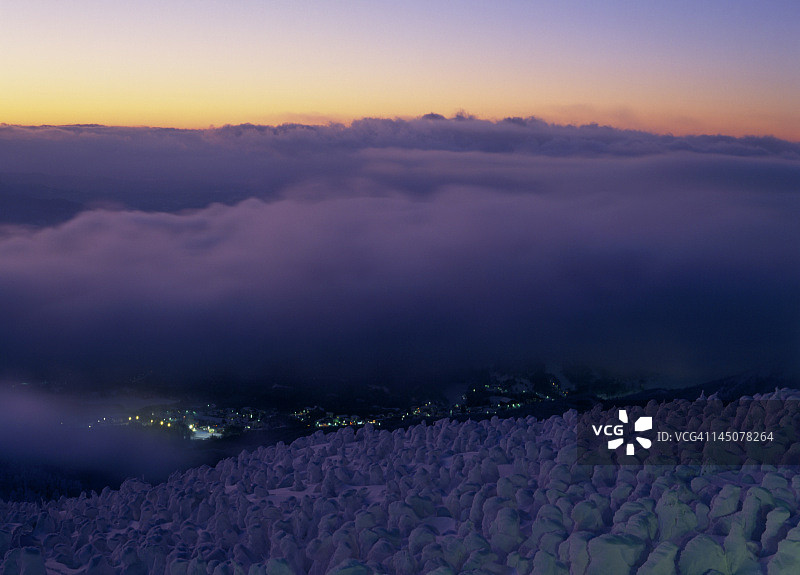 藏王山晚霞雪景，日本宫城图片素材