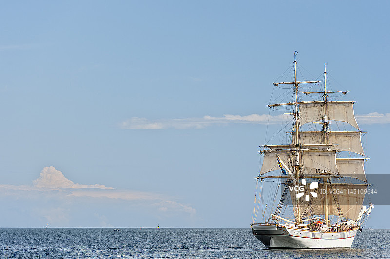 瑞典锡姆里斯港：古老帆船风光图片素材