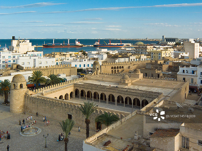 苏塞里巴特麦地那和港口景色图片素材