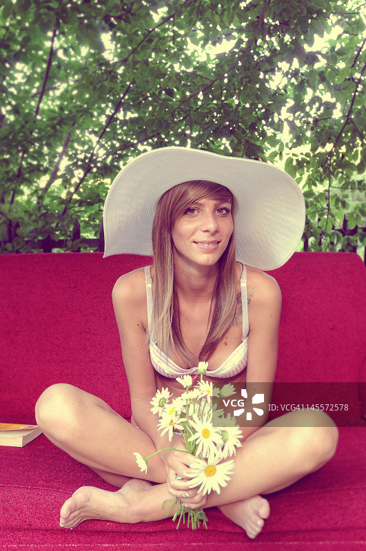 春天的女孩图片素材