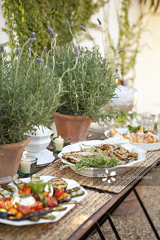 花园自助餐图片素材