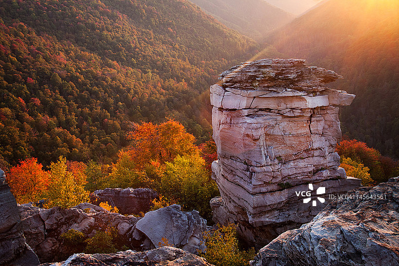 黑水瀑布州立公园的最后一缕阳光图片素材