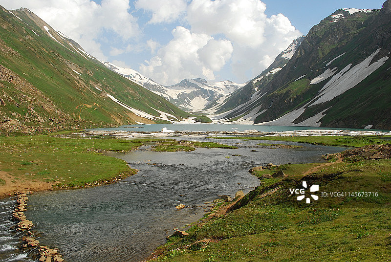 萨拉尔湖图片素材