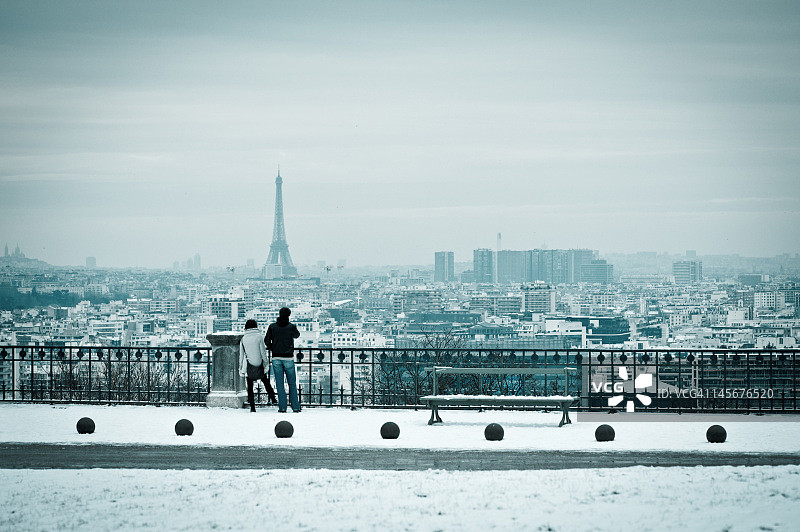从圣克卢公园俯瞰巴黎图片素材